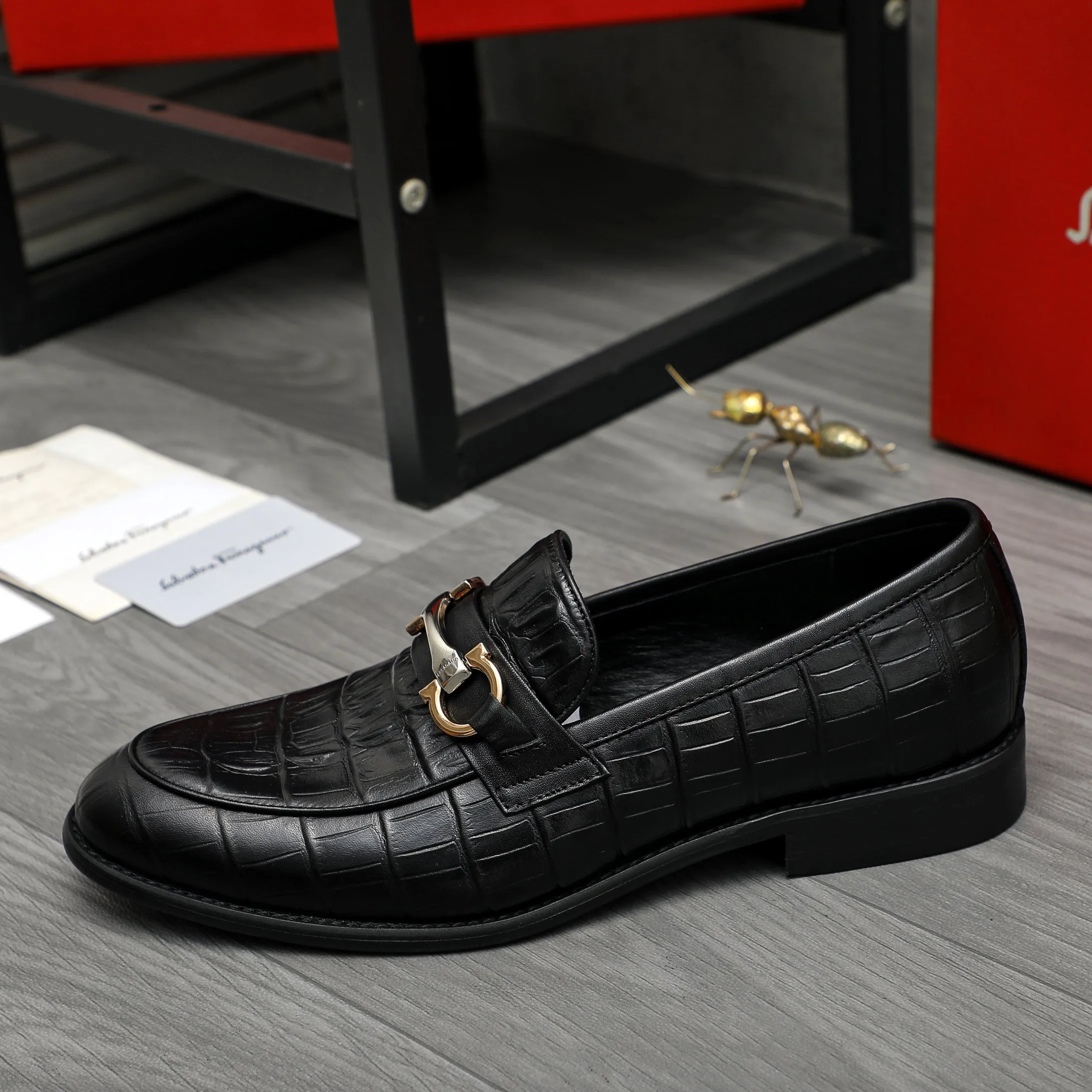 Men's shoes 💰420 Product trademark: Ferragamo " Ferragamo ] Business slip-on leather shoes Regular size: 39-45 (38.46 custom-made, non-refundable) Product materials: Selected stone grain cowhide upper, sheepskin lining, original rubber outsole